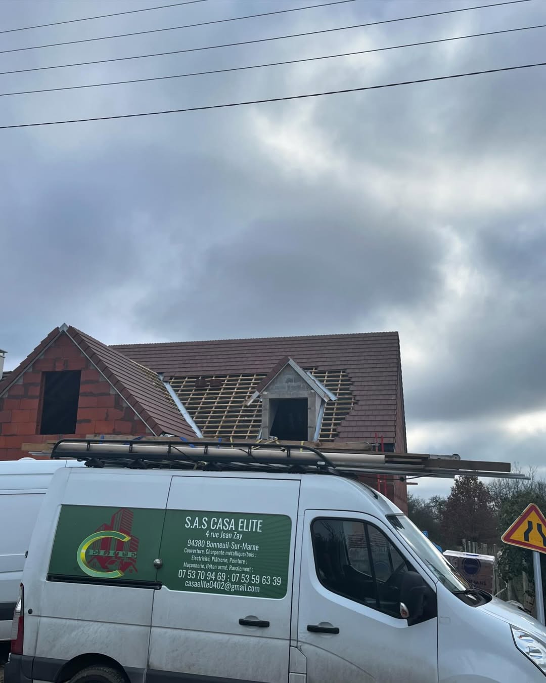 Rénovation de toiture avec isolation et Velux à Limeil-Brévannes (94) — Maison Elite